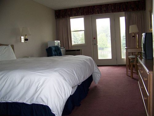 Fleetwood Inn Suites Чебойген Екстер'єр фото